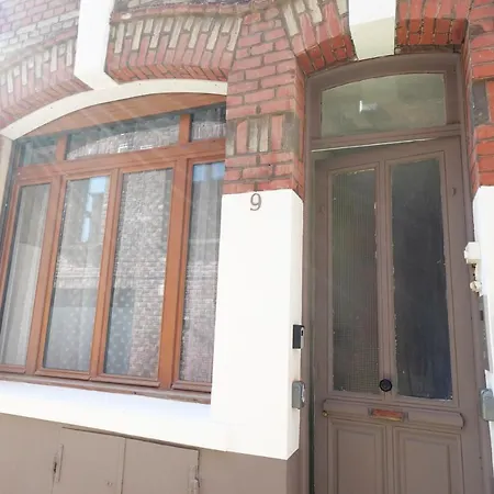 Au Detour Du Beffroi