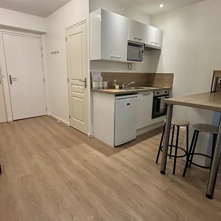 Au Detour Du Beffroi